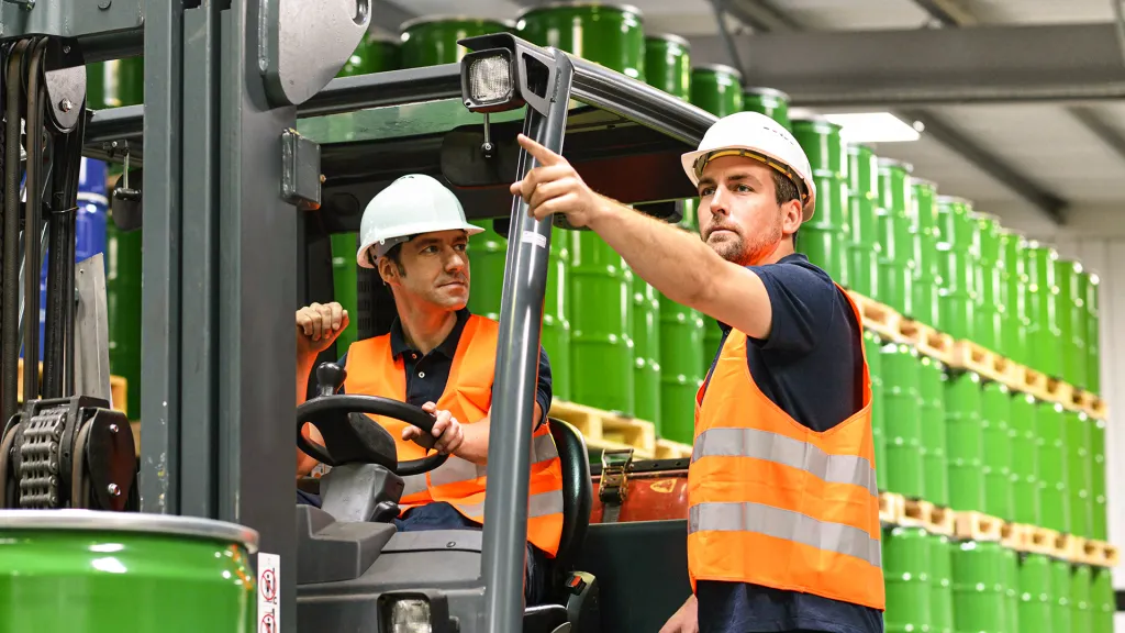Medewerkers met chemicaliën