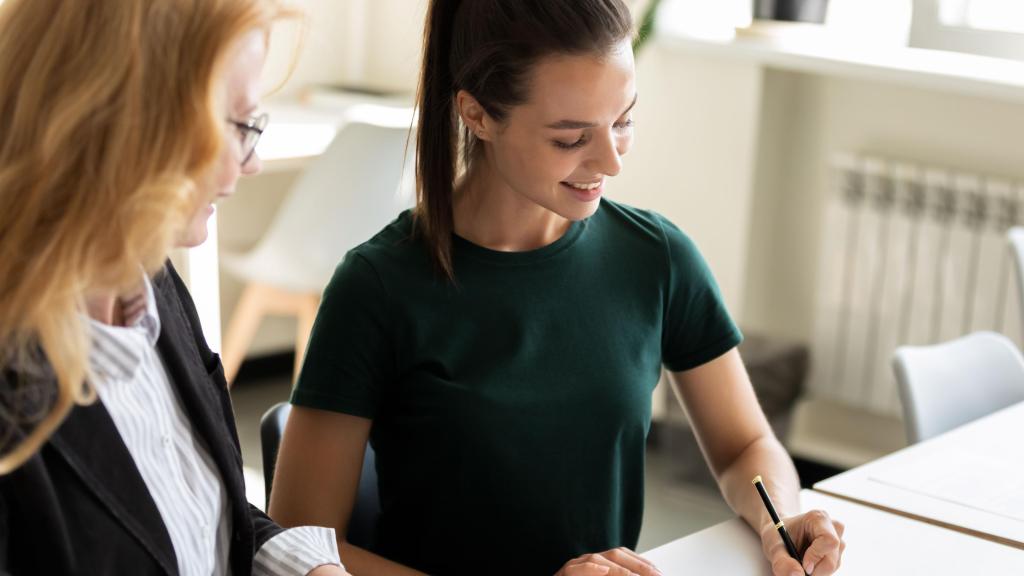 Werkgever in overleg met werknemer