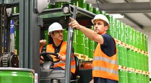 Medewerkers met chemicaliën 