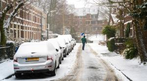 Straat met sneeuw