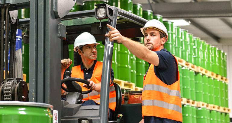 Medewerkers met chemicaliën